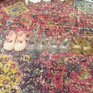 EUC Old Navy Jelly Shoes size 6-12 months